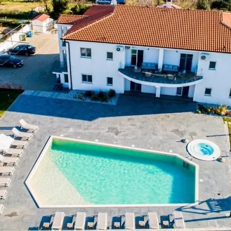 Villa Smile Liznjan Exterior photo